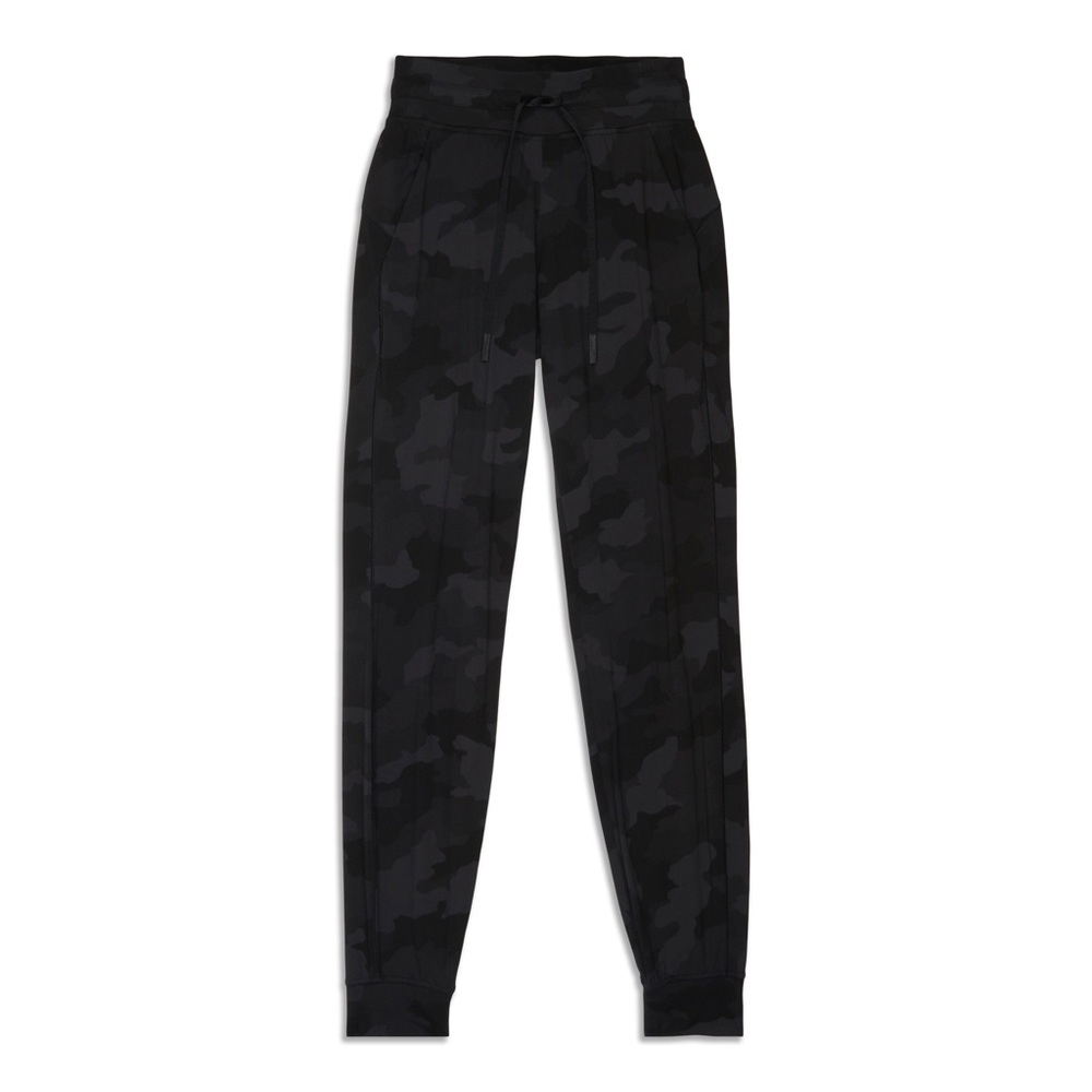 Lululemon camo capri’s